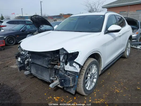ZASFAKAN9J7B69673 2018 ALFA ROMEO STELVIO - Image 2