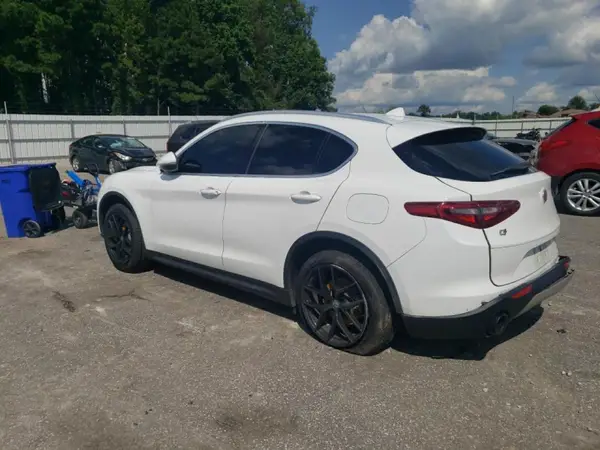 ZASFAKAN9J7B71486 2018 ALFA ROMEO STELVIO - Image 2
