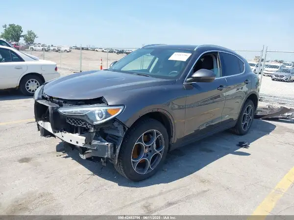ZASFAKAN9J7B74470 2018 ALFA ROMEO STELVIO - Image 2