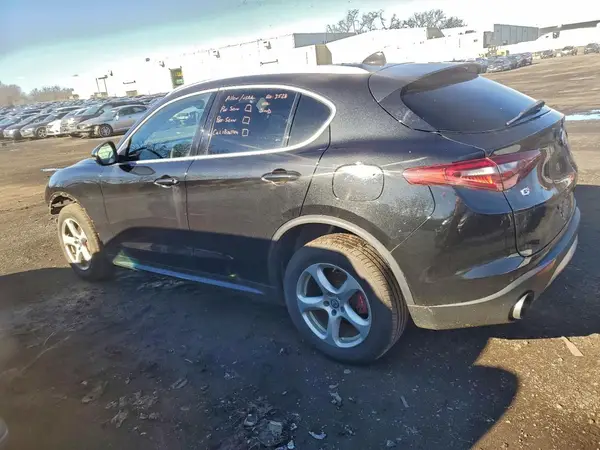 ZASFAKAN9J7B79099 2018 ALFA ROMEO STELVIO - Image 2