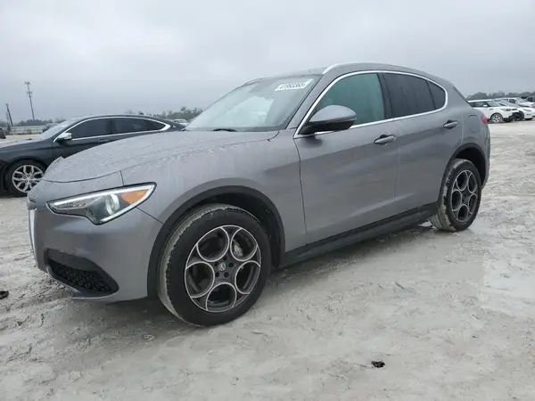 ZASFAKAN9J7B85064 2018 ALFA ROMEO STELVIO - Image 1