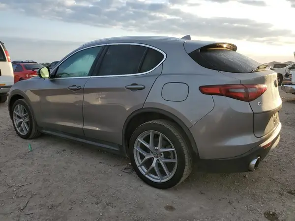 ZASFAKAN9J7B88059 2018 ALFA ROMEO STELVIO - Image 2