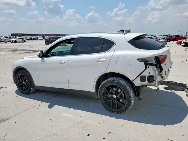 ZASFAKAN9J7B94962 2018 ALFA ROMEO STELVIO - Image 2