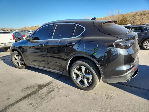 ZASFAKANXJ7B73876 2018 ALFA ROMEO STELVIO - Image 2