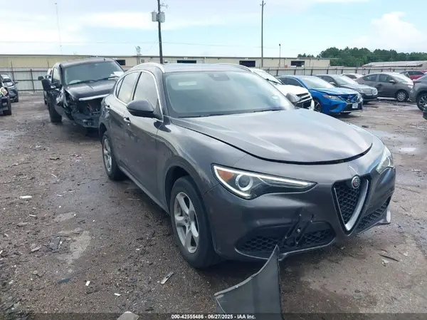 ZASFAKANXJ7B74929 2018 ALFA ROMEO STELVIO - Image 1