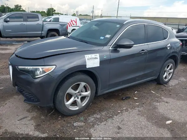 ZASFAKANXJ7B74929 2018 ALFA ROMEO STELVIO - Image 2