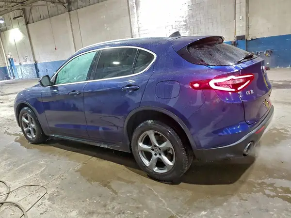 ZASFAKANXJ7B78351 2018 ALFA ROMEO STELVIO - Image 2