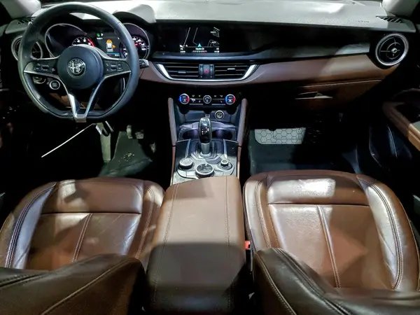 ZASFAKANXJ7B78351 2018 ALFA ROMEO STELVIO - Image 8