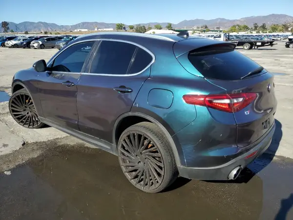 ZASFAKANXJ7B84120 2018 ALFA ROMEO STELVIO - Image 2