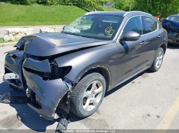 ZASFAKANXJ7B98793 2018 ALFA ROMEO STELVIO - Image 2