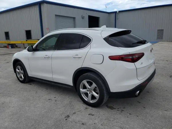 ZASFAKANXJ7C25121 2018 ALFA ROMEO STELVIO - Image 2