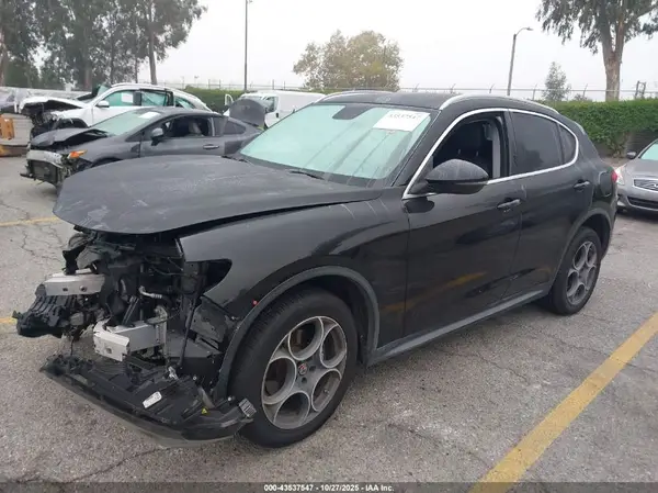 ZASFAKBN0J7B72184 2018 ALFA ROMEO STELVIO - Image 2