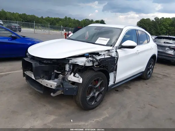 ZASFAKBN0J7B73416 2018 ALFA ROMEO STELVIO - Image 2