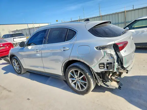 ZASFAKBN0J7B81970 2018 ALFA ROMEO STELVIO - Image 2