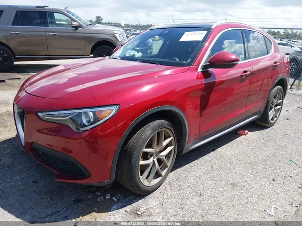 ZASFAKBN0J7B86733 2018 ALFA ROMEO STELVIO - Image 2