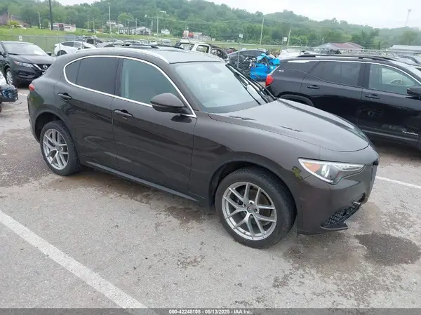 ZASFAKBN0J7B94301 2018 ALFA ROMEO STELVIO - Image 1