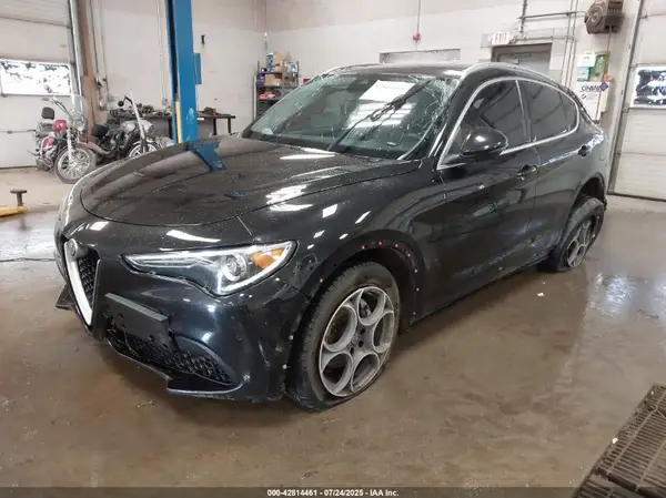 ZASFAKBN0J7B96730 2018 ALFA ROMEO STELVIO - Image 2