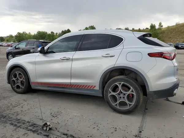 ZASFAKBN1J7B82531 2018 ALFA ROMEO STELVIO - Image 2