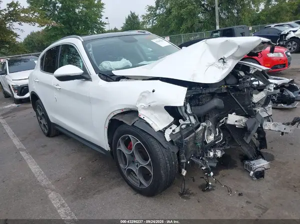 ZASFAKBN1J7B83520 2018 ALFA ROMEO STELVIO
