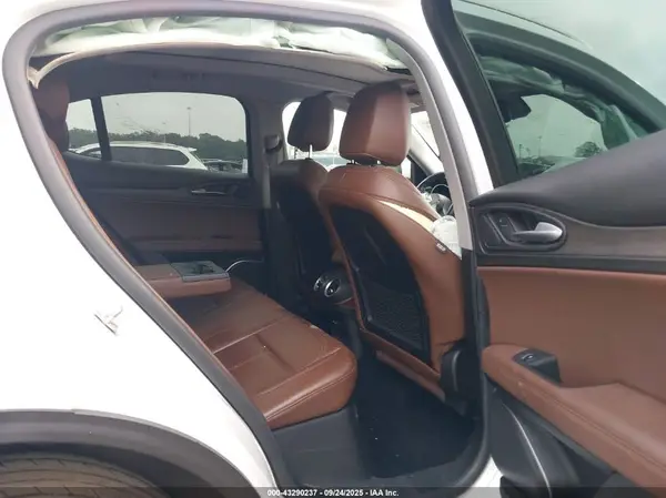 ZASFAKBN1J7B83520 2018 ALFA ROMEO STELVIO - Image 8