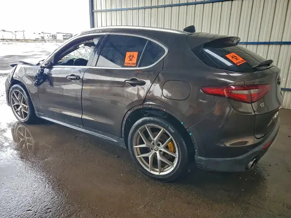 ZASFAKBN1J7B93142 2018 ALFA ROMEO STELVIO - Image 2