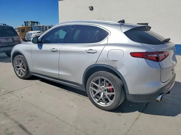 ZASFAKBN1J7B97630 2018 ALFA ROMEO STELVIO - Image 2
