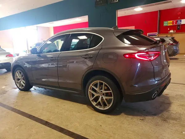 ZASFAKBN1J7C29380 2018 ALFA ROMEO STELVIO - Image 2