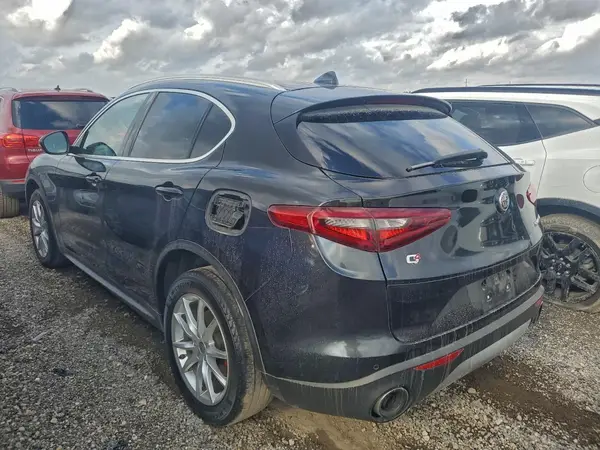 ZASFAKBN2J7B64863 2018 ALFA ROMEO STELVIO - Image 2