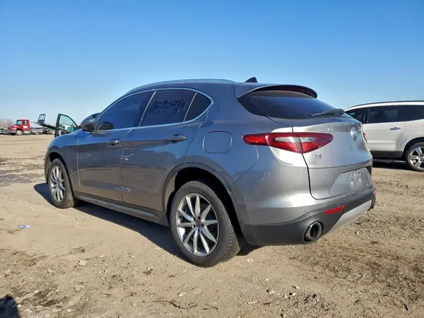 ZASFAKBN2J7B67827 2018 ALFA ROMEO STELVIO - Image 2