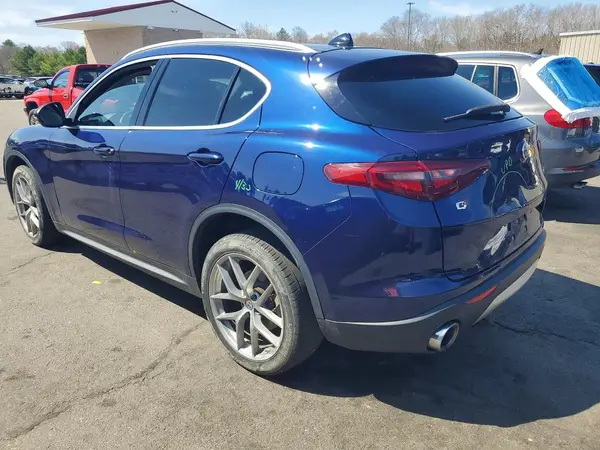ZASFAKBN2J7B75488 2018 ALFA ROMEO STELVIO - Image 2