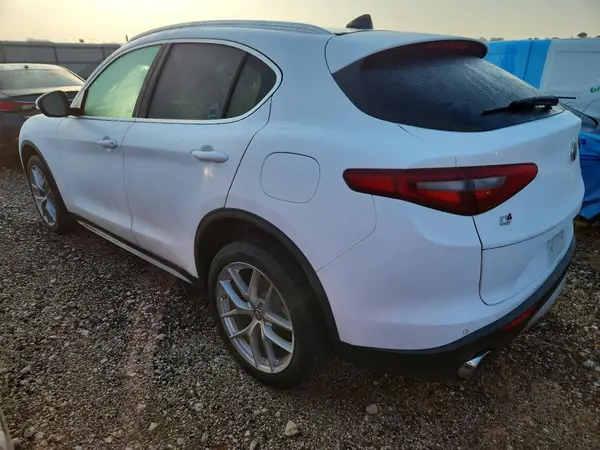 ZASFAKBN2J7B97510 2018 ALFA ROMEO STELVIO - Image 2