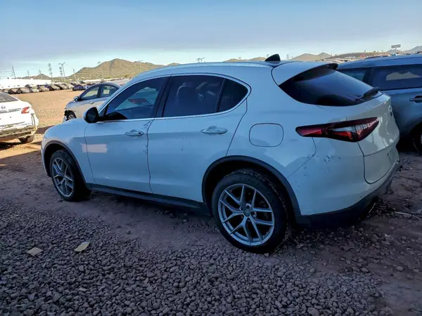 ZASFAKBN2J7B97765 2018 ALFA ROMEO STELVIO - Image 2