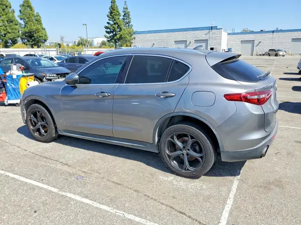 ZASFAKBN3J7B59865 2018 ALFA ROMEO STELVIO - Image 2