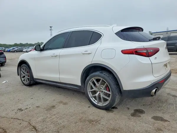 ZASFAKBN3J7B70882 2018 ALFA ROMEO STELVIO - Image 2