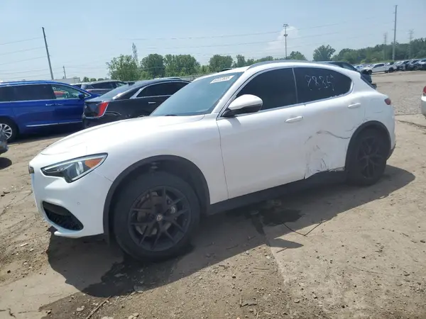 ZASFAKBN3J7B78884 2018 ALFA ROMEO STELVIO - Image 1