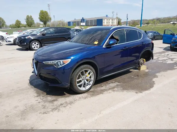 ZASFAKBN3J7B80411 2018 ALFA ROMEO STELVIO - Image 2