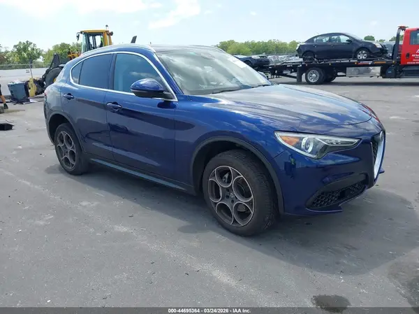 ZASFAKBN3J7B81008 2018 ALFA ROMEO STELVIO - Image 1