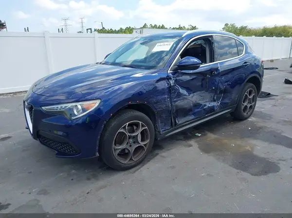 ZASFAKBN3J7B81008 2018 ALFA ROMEO STELVIO - Image 2