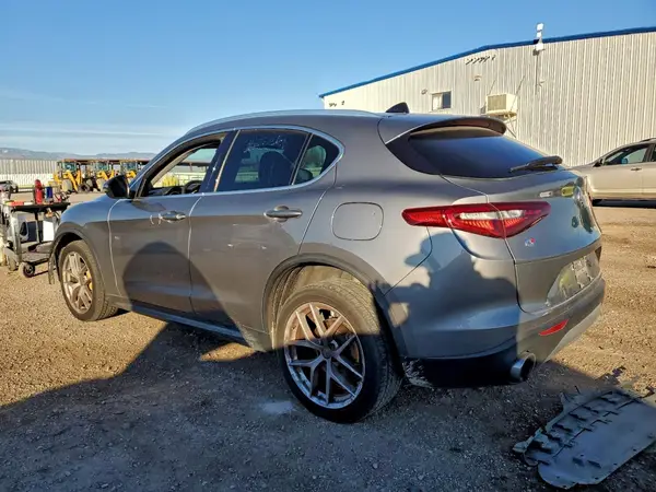 ZASFAKBN3J7B99573 2018 ALFA ROMEO STELVIO - Image 2