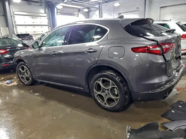 ZASFAKBN3J7C07784 2018 ALFA ROMEO STELVIO - Image 2