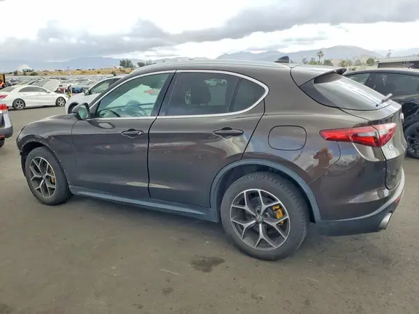 ZASFAKBN3J7C27954 2018 ALFA ROMEO STELVIO - Image 2