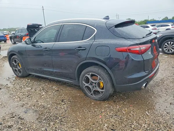 ZASFAKBN4J7B91255 2018 ALFA ROMEO STELVIO - Image 2
