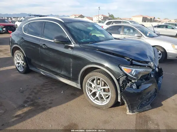 ZASFAKBN4J7B94818 2018 ALFA ROMEO STELVIO