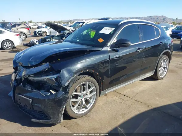 ZASFAKBN4J7B94818 2018 ALFA ROMEO STELVIO - Image 2