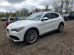 ZASFAKBN4J7B94883 2018 ALFA ROMEO STELVIO
