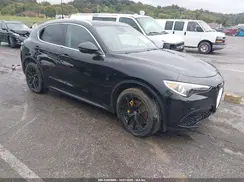 ZASFAKBN4J7C00066 2018 ALFA ROMEO STELVIO