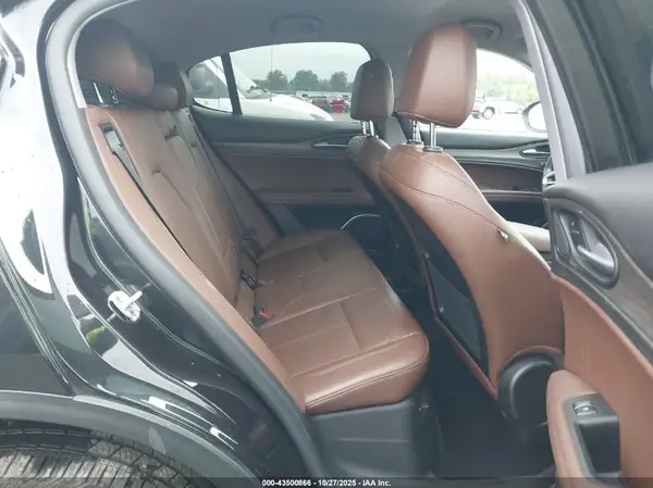 ZASFAKBN4J7C00066 2018 ALFA ROMEO STELVIO - Image 8