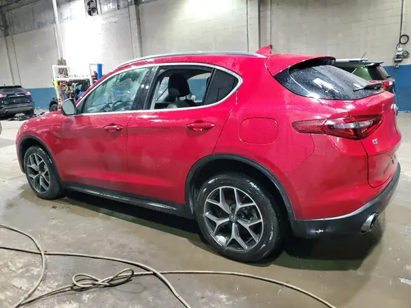 ZASFAKBN4J7C17711 2018 ALFA ROMEO STELVIO - Image 2