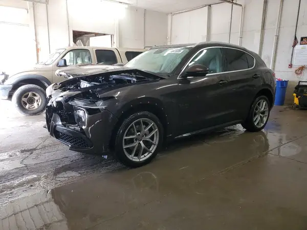 ZASFAKBN4J7C22701 2018 ALFA ROMEO STELVIO - Image 1