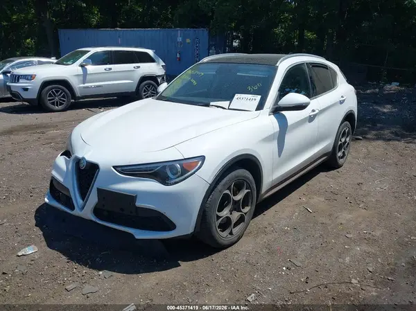 ZASFAKBN4J7C28952 2018 ALFA ROMEO STELVIO - Image 2